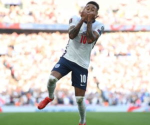 Lingard gây sốt với màn sao chép cách ăn mừng của Ronaldo