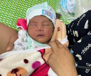 Bé trai 3 ngày tuổi bị bỏ rơi dưới chân núi lúc rạng sáng kèm mảnh giấy 'xin hãy nuôi con em nên người'
