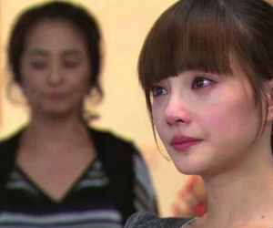 Bị mẹ chồng đuổi khỏi nhà, về đến nhà ngoại, cảnh tượng xuất hiện ngay cổng khiến cô bật khóc