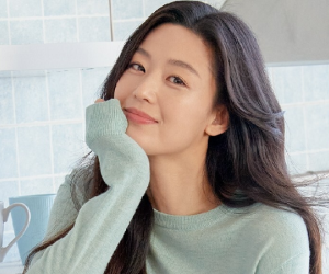 Top 8 sao Hàn được trả cát-xê cao nhất năm 2021: 'Mợ chảnh' Jeon Ji Hyun vượt mặt 'Cụ giáo' Kim Soo Hyun, Song Hye Kyo suýt 'đội sổ'