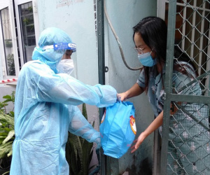 Chủ tịch TP.HCM: Xây dựng mức hỗ trợ theo đầu người sau 15/9, bà con khó khăn tới đâu hỗ trợ tới đó, nếu dịch kéo dài sẽ tiếp tục hỗ trợ