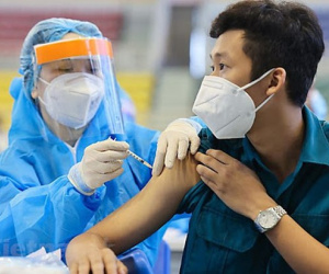 Vì sao TP. Hồ Chí Minh tiêm trộn mũi 2 Pfizer cho người đã tiêm Moderna trước đó?