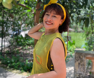 Bà Bích 'Hương Vị Tình Thân': Lên phim rõ điệu, ngoài đời y chang, có khi còn nhuộm tóc highlight chẳng kém gái trẻ
