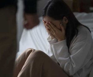 Con dâu vừa sinh mẹ chồng đã giục đi làm, lúc nghe bà nói chuyện với thông gia tôi mới vỡ lẽ