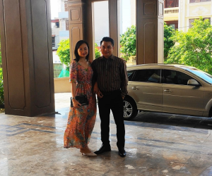Hương vị tình thân: Lộ diện hoa hậu quý bà thân thiết với ông Khang khiến bà Xuân ghen 'nổ mắt', hóa ra được cả bà Dần, Long - Nam yêu quý