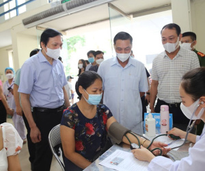 Hải Phòng bắt đầu tiêm vắc xin Sinopharm mượn từ TP.HCM cho người dân