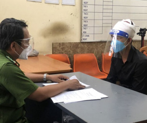 Can ngăn 2 con trai đánh nhau, cha bị đâm tử vong