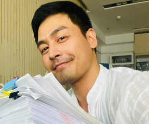 MC Phan Anh công khai 6,5kg giấy sao kê: 'Xin hãy kiện tôi nếu thấy dấu hiệu ăn chặn tiền'