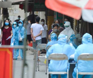 Hơn 3.000 nhân viên y tế từ 11 tỉnh, thành hỗ trợ Hà Nội xét nghiệm và tiêm vaccine toàn dân