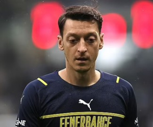 Oezil muốn rời Fenerbahce chỉ sau 8 tháng gắn bó