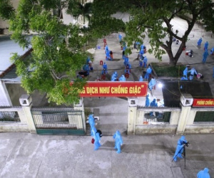 Khởi tố vụ án bà bán rau trốn khai báo y tế, lây Covid-19 cho con gái