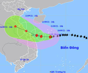 Bão số 5 giật cấp 13 di chuyển nhanh hướng vào Quảng Trị - Quảng Nam, biển động dữ dội