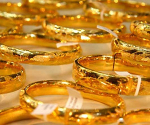 Giá vàng biến động trái chiều phiên cuối tuần