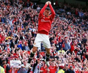 Phủ vầng hào quang lên Old Trafford, Ronaldo biến 'ngày trở về' thành đại tiệc của Man United
