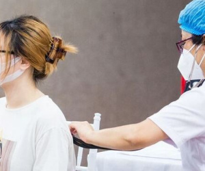 Ngày 12/9, Hà Nội tiêm kỷ lục hơn nửa triệu liều vắc xin, 6 quận huyện cơ bản xong mũi 1