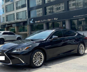Sau 3 năm, Lexus ES 250 bán lại chỉ chênh 141 triệu đồng so với giá niêm yết chính hãng