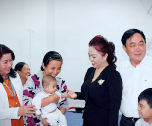 CĐM phát hiện hàng loạt bất thường về hồ sơ bệnh nhi của Quỹ từ thiện Hằng Hữu: 1 ảnh chân dung 2 hồ sơ, ngày phẫu thuật sớm hơn ngày sinh... 1 năm