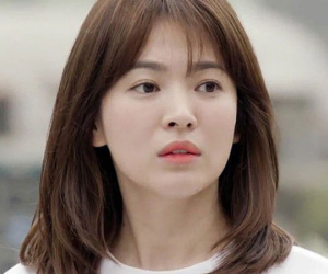 Suốt 20 năm sự nghiệp, Song Hye Kyo thành công tạo trend với 5 kiểu tóc kinh điển khiến chị em cắt theo ầm ầm