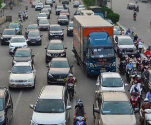 Ảnh: Đường phố Hà Nội đông nghịt xe cộ sáng đầu tuần