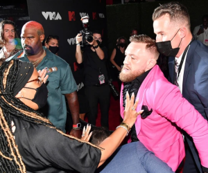 Nóng: Conor McGregor lên tiếng sau vụ ẩu đả với Machine Gun Kelly tại thảm đỏ VMAs 2021 khiến nữ minh tinh Megan Fox hoảng loạn