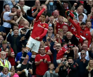 Lộ khoản thưởng khủng của Ronaldo trong hợp đồng với MU