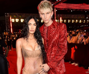 'Bom sex' Megan Fox 'thiêu đốt' thảm đỏ MTV VMAs 2021 với váy trong suốt mặc như không