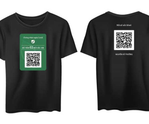 Áo phông in mã QR chứng nhận tiêm vắc xin bất ngờ gây xôn xao