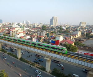 Đường sắt Cát Linh-Hà Đông 18.000 tỷ đồng chưa hẹn ngày khai thác: Người dân tận dụng không gian để nuôi chó, trồng rau