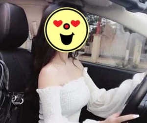 Cô gái 'sống ảo' trong xế hộp rồi rải 7749 group xe hơi hỏi cách khử mùi, netizen 'cà khịa': Chủ tịch mới sắm xe đấy à?