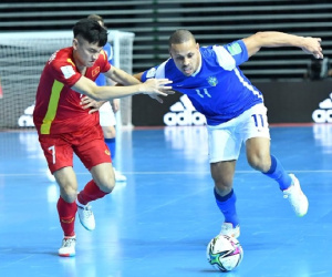HLV futsal Việt Nam hạnh phúc vì chọc thủng lưới Brazil