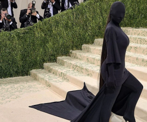 Kim Kardashian dùng thuật 'ẩn thân' tại Met Gala 2021, chiêu trò khiến các nhiếp ảnh gia không lường được