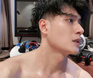 Tình trẻ kém 12 tuổi của Lệ Quyên khoe ảnh cởi trần 'mướt mát', người xem đỏ mặt vì 1 chi tiết!