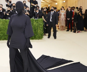 Phát hiện lý do Kim Kardashian mặc đồ đen xì xì tối hơn 'tiền đồ chị Dậu' tại MET Gala 2021, có liên quan đến chồng cũ Kanye West?