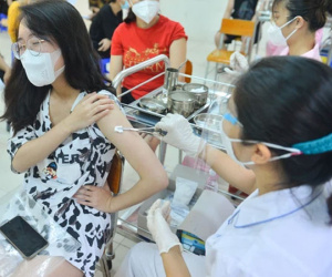 Hà Nội nhận thêm 418.200 liều vaccine Vero Cell, phân bổ về 13 quận, huyện, thị xã như thế nào?