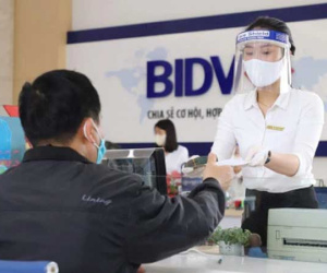 Vì sao mặt bằng lãi suất huy động tiếp tục giảm sâu?