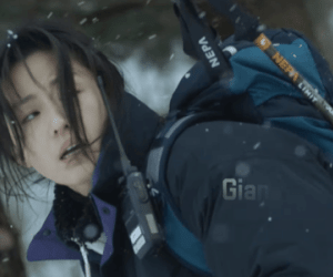 'Mợ chảnh' Jeon Ji Hyun xuất hiện cực xinh trong trailer phim mới, sẵn sàng đối đầu Song Hye Kyo