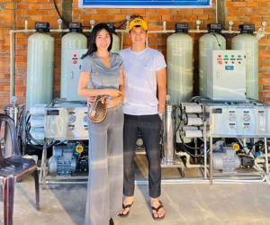 Giữa bão drama, Thuỷ Tiên lại bị tố ăn chặn 450 triệu với mỗi chiếc máy lọc nước cứu trợ hạn mặn, netizen lập tức vào cuộc minh oan cho nữ ca sĩ