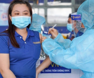 TP.HCM: Thời gian giãn cách 2 mũi AstraZeneca rút ngắn xuống 6 tuần