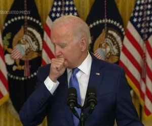 Ông Biden ho nhiều khi phát biểu, gây nghi ngờ về sức khỏe