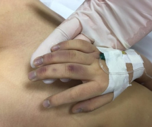 Vụ cháu bé 6 tuổi tử vong ở Xuân Đỉnh: Người cha đánh con bằng đũa