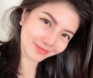 Tưởng là gái đôi mươi ai ngờ đã U50, người phụ nữ khiến hội chị em phát sốt vì trẻ thật sự, thói quen giúp trẻ lâu càng đáng học tập