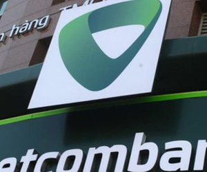 Nghịch lý Vietcombank: Kinh doanh tốt nhất hệ thống, diễn biến cổ phiếu tệ nhì ngành