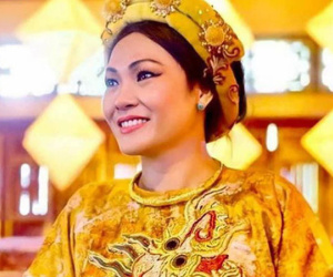 Phương Thanh cầu xin 'Tổ nghiệp chấn chỉnh lại danh từ nghệ sĩ', netizen bàn tán xôn xao