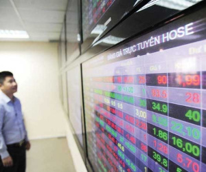 Vượt 1.350 điểm, chứng khoán đứng trước cơ hội về vùng đỉnh cũ?