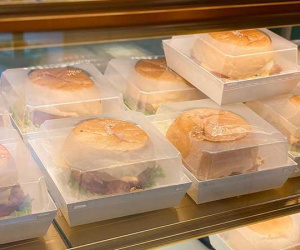 Ba tháng nghỉ dịch, chủ tiệm bánh bất lực nhìn sổ tiết kiệm cạn dần