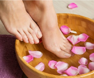Người có nguy cơ cao mắc bệnh tim thường xuất hiện 3 dấu hiệu cực rõ ở chân, kiểm tra ngay xem bạn có không