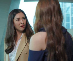 Đang giàn giụa nước mắt trước mặt bố mẹ chồng, thấy tôi bực tức bỏ ra khỏi phòng, chị dâu liền nở một nụ cười đắc thắng