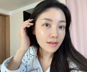 Da sạm nám và có rãnh nhăn, bạn cần bình tĩnh bổ sung ngay chất chống oxy hóa vào chu trình dưỡng da
