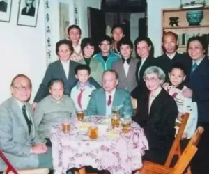 Gia tộc 17 đời giàu có, con cháu toàn học ĐH Harvard, đang đối mặt với thử thách kế thừa