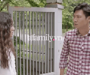 Cảnh Mạnh Trường tát Thu Quỳnh nổ đom đóm mắt vì để lạc mất 'con' bị đào lại, Phương Oanh lại còn bênh nam chính